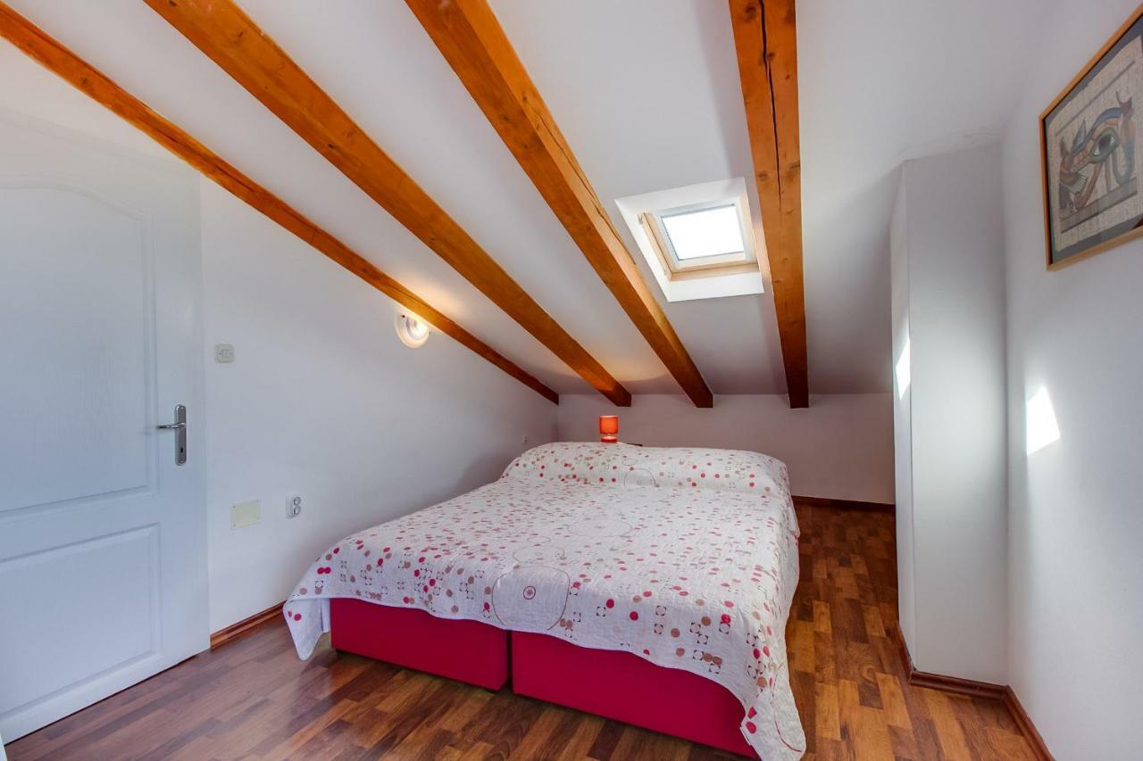 Apartman Natasa Mali Losinj Exterior photo